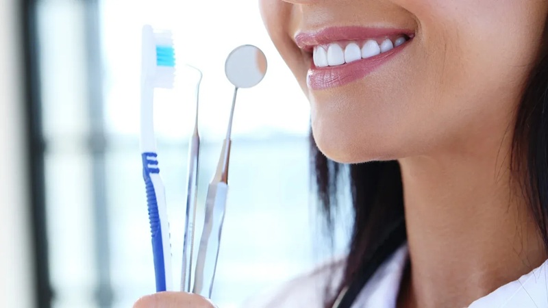 مزایا و معایب روش‌های مختلف سفید کردن دندان