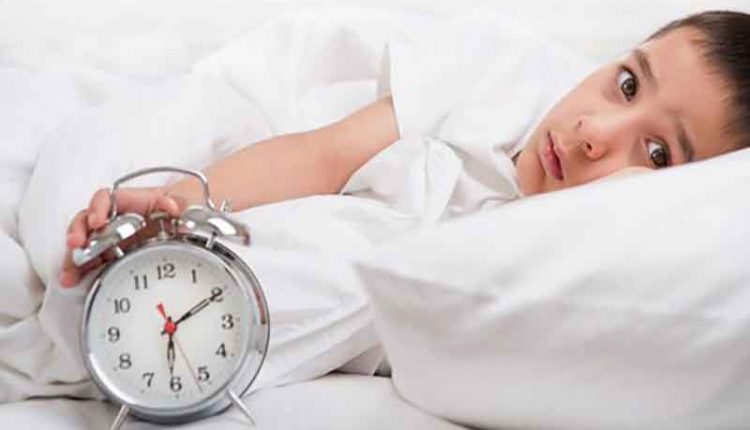 رابطه کم‌خوابی و مشکلات گوارشی کودکان؛ چرا خواب نامنظم دل‌درد می‌آورد؟